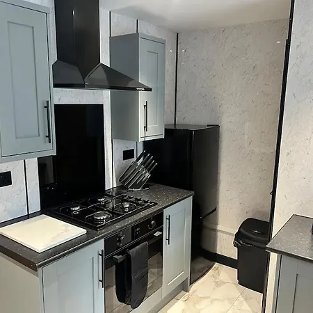Modern 2 Bedroom Apartment Nantwich Exterior photo