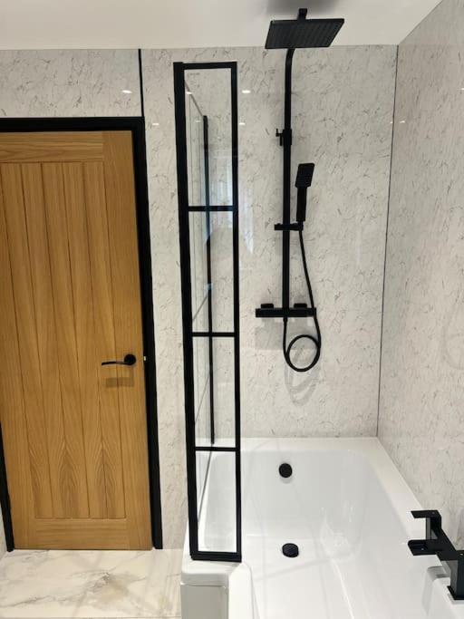 Modern 2 Bedroom